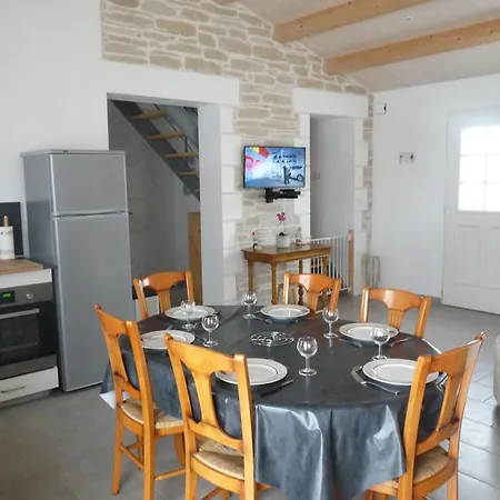 Holiday home Maison Moderne Pres Et Commerces A Pour 6 Pers. - Fr-1-823-72