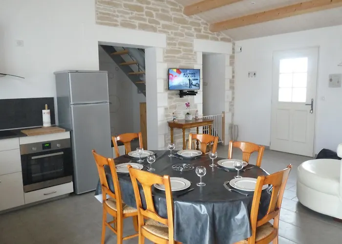 Holiday home Maison Moderne Pres Et Commerces A Pour 6 Pers. - Fr-1-823-72