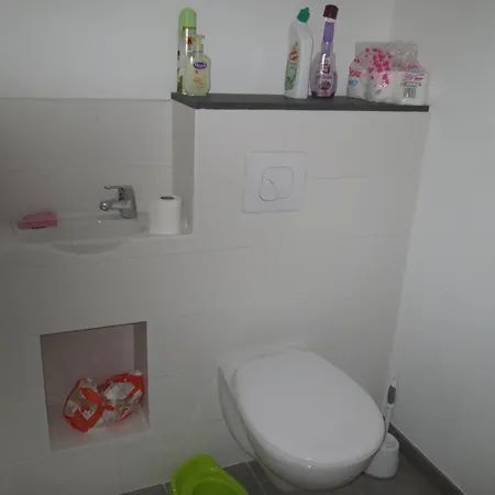 Holiday home Maison Moderne Pres Et Commerces A Pour 6 Pers. - Fr-1-823-72