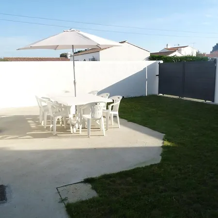 Holiday home Maison Moderne Pres Et Commerces A Pour 6 Pers. - Fr-1-823-72
